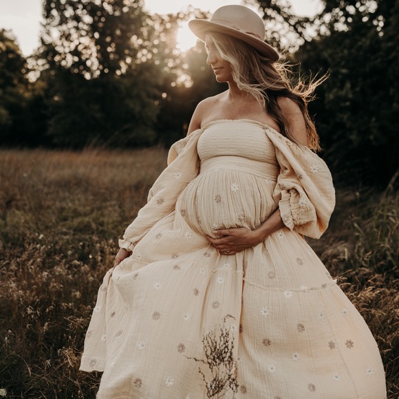 Meet your Posher, Jillian - Picture 2 of 3